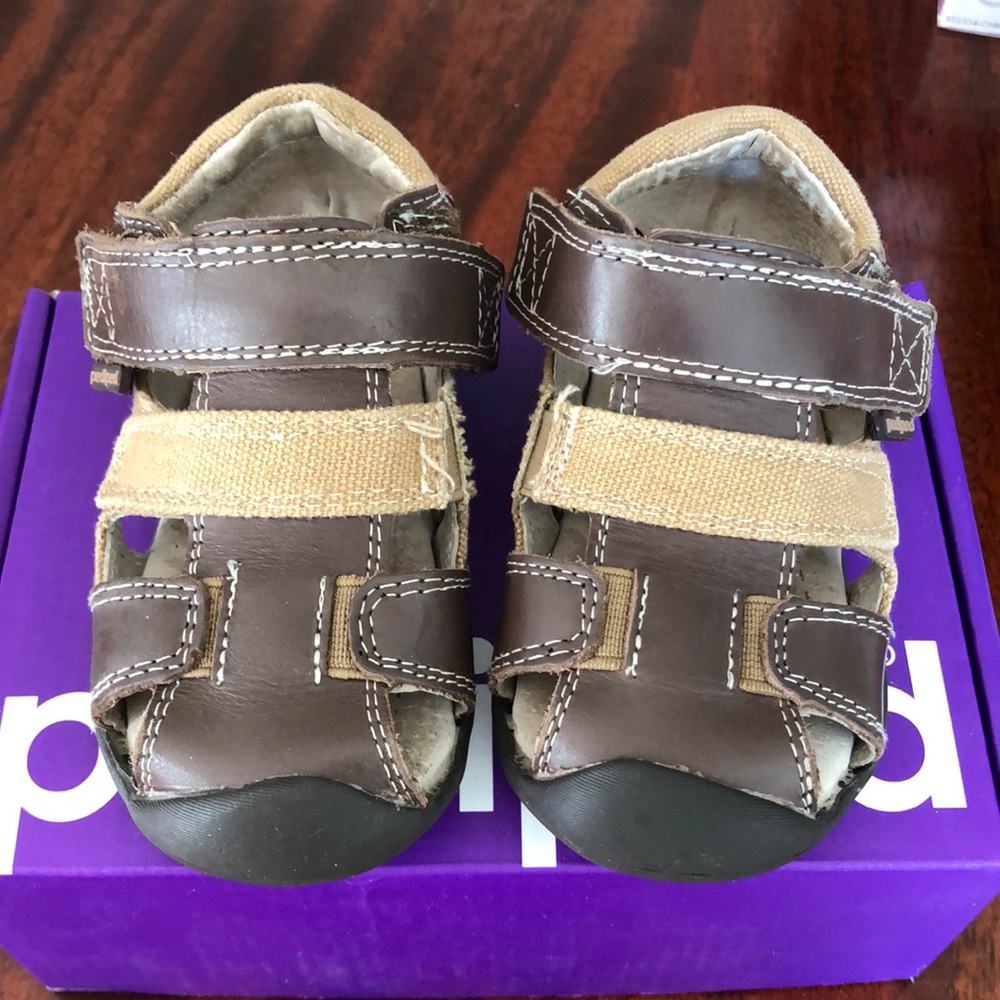 Pediped boys brown leather sandals size 21
